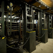 Energy Guiding Chains for the elctrification of Stage Lifts