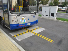 Elektrobus in Turin mit kabellosem Batterieladesystem  IPT<sup>®</sup>-Charge